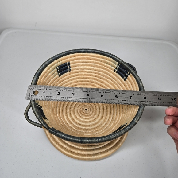 Vintage African Hand Woven‎ Coil Basket/Bowl and Trivet Natural Rattan Primitive - Picture 15 of 17